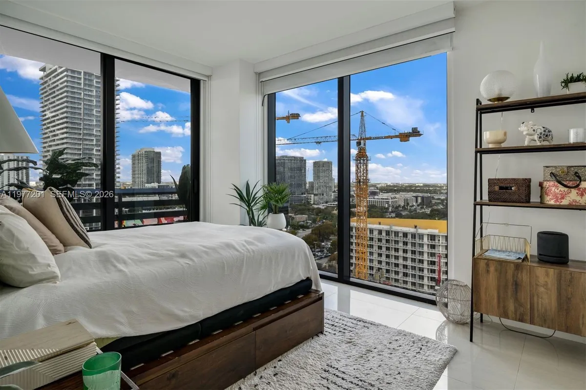 460 NE 28th St # 1901, Miami FL 33137