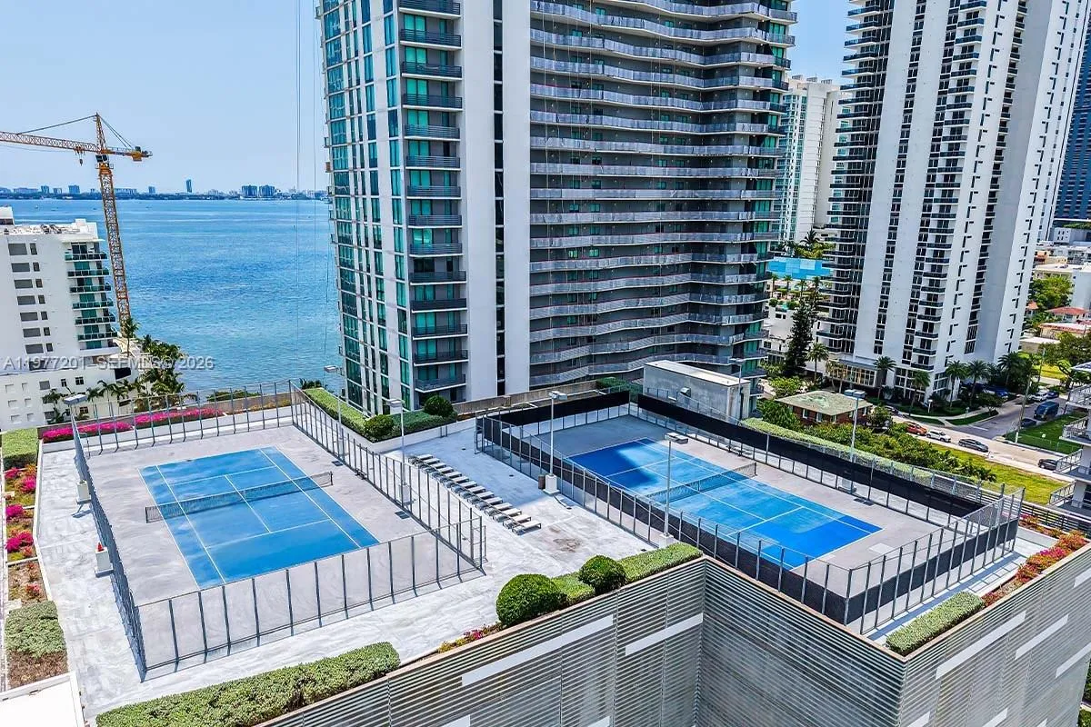 460 NE 28th St # 1901, Miami FL 33137