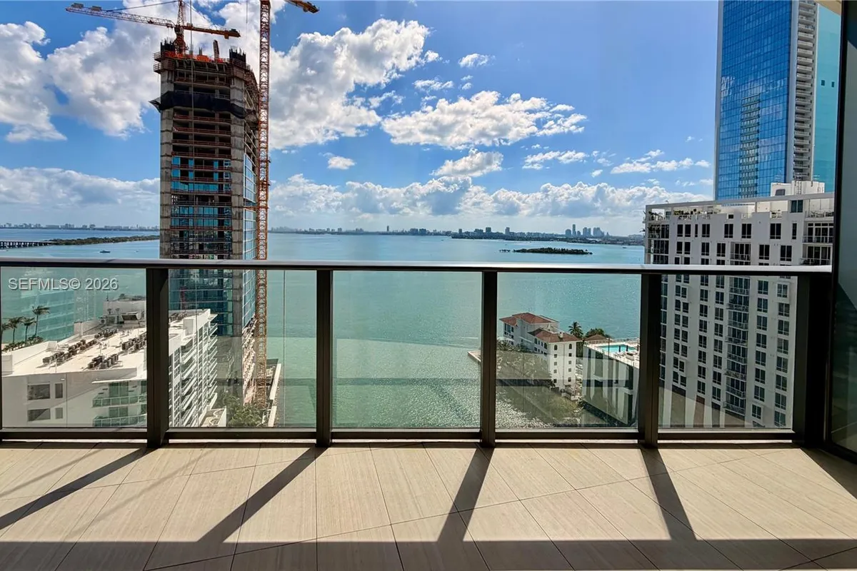 460 NE 28th St # 1901, Miami FL 33137