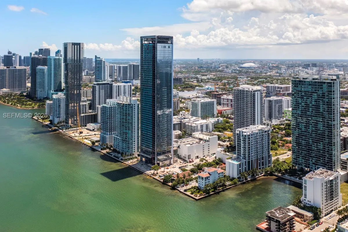 460 NE 28th St # 1901, Miami FL 33137