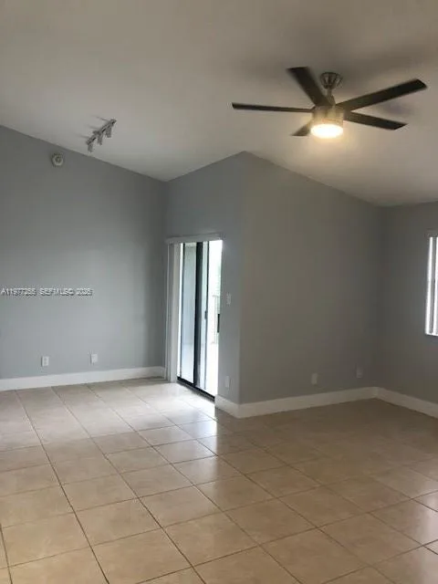 550 S Park Rd # 8, Hollywood FL 33021