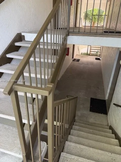 550 S Park Rd # 8, Hollywood FL 33021