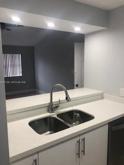 550 S Park Rd # 8, Hollywood FL 33021