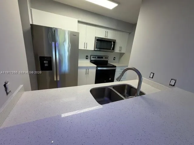 550 S Park Rd # 8, Hollywood FL 33021