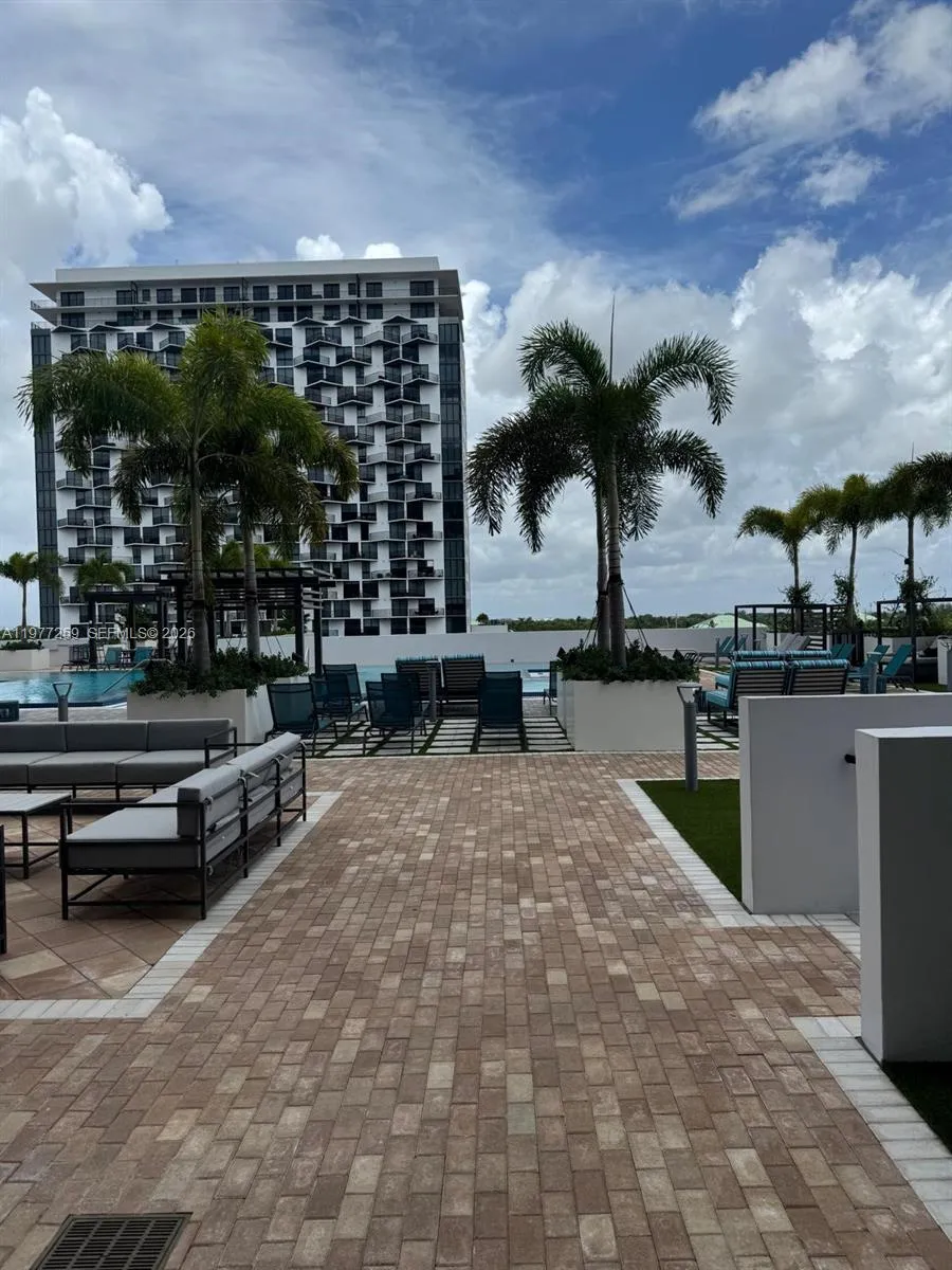1 bedroom 1 bath for sale at 5350 NW 84th Ave # 1911, Doral FL 33166
