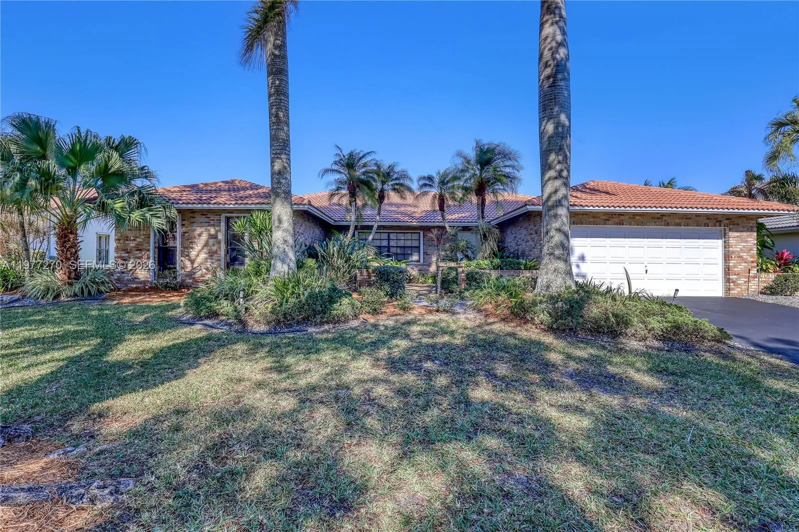 1048 NW 110th Ln, Coral Springs FL 33071