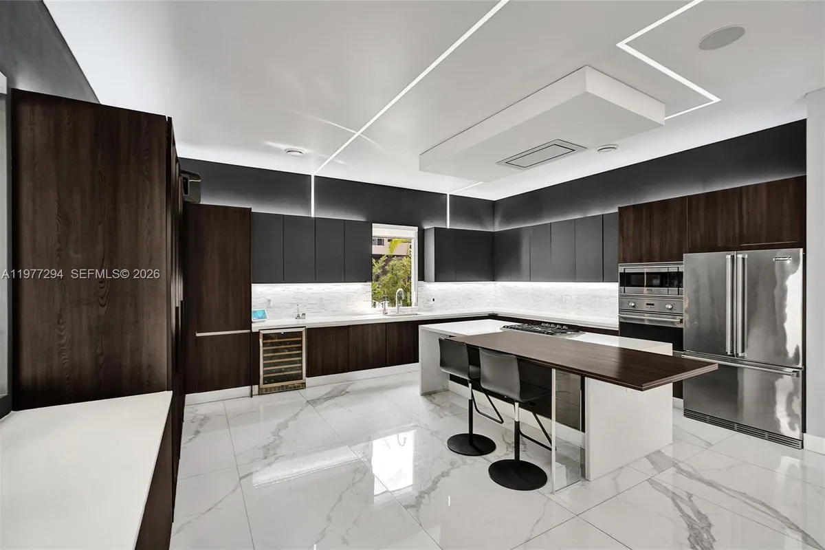 10223 NW 75th Ter, Doral FL 33178