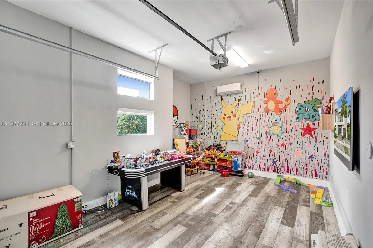 10223 NW 75th Ter, Doral FL 33178