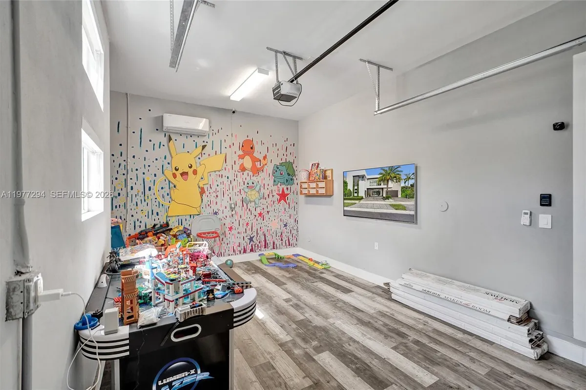 10223 NW 75th Ter, Doral FL 33178