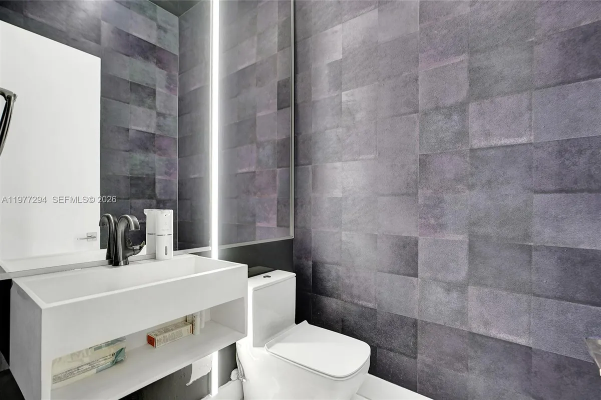 10223 NW 75th Ter, Doral FL 33178