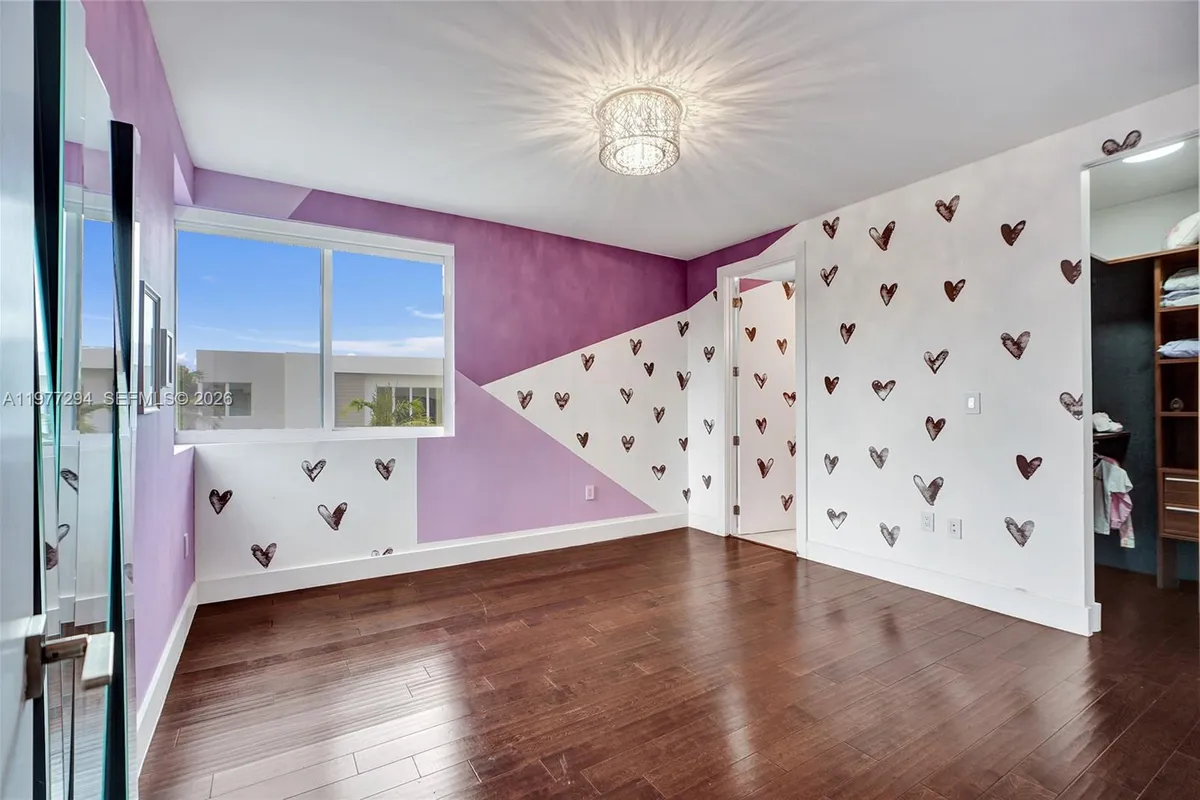 10223 NW 75th Ter, Doral FL 33178