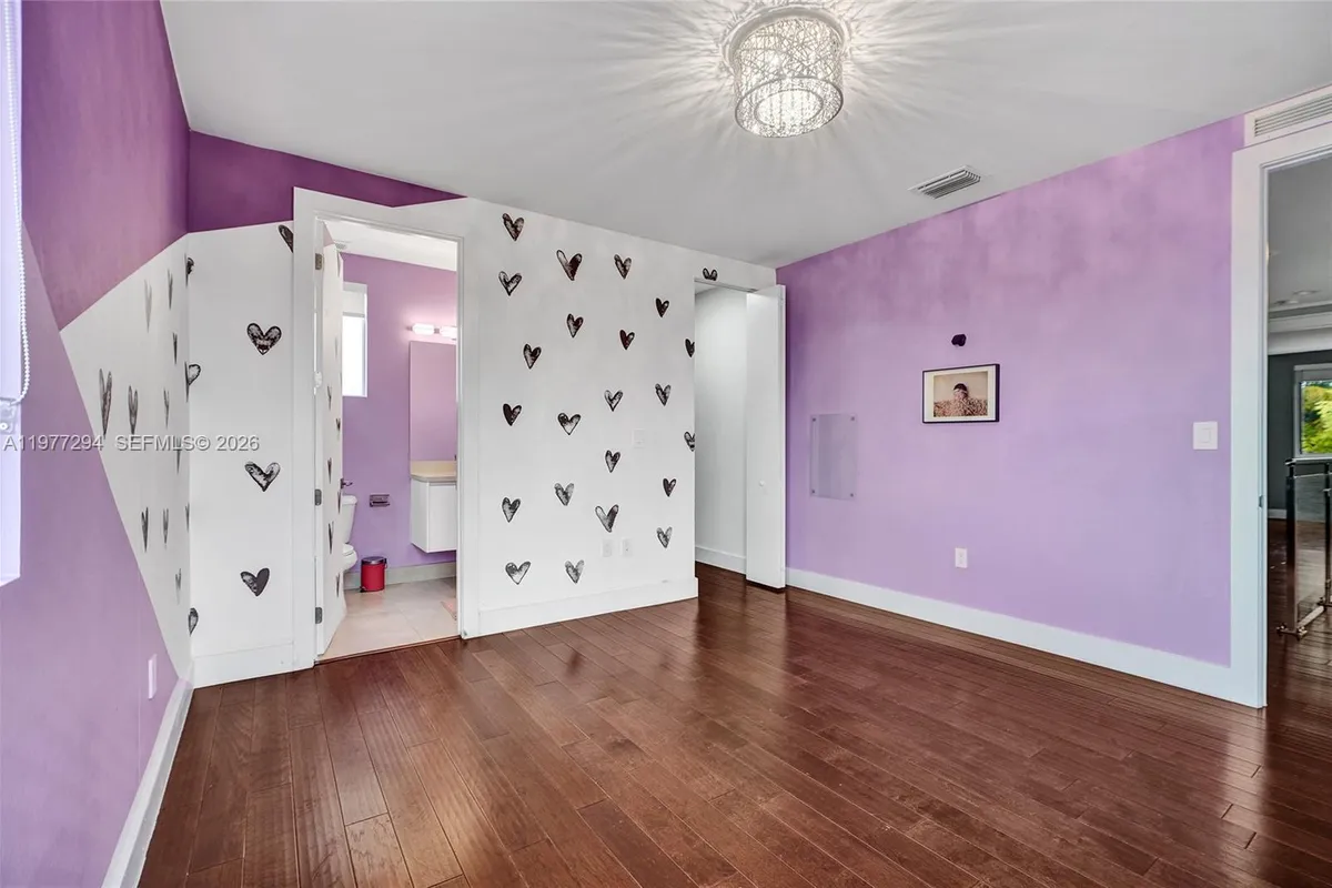 10223 NW 75th Ter, Doral FL 33178