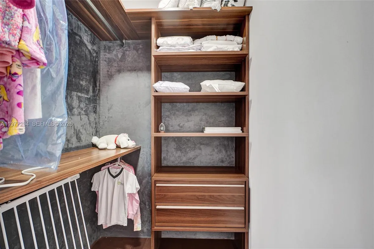 10223 NW 75th Ter, Doral FL 33178