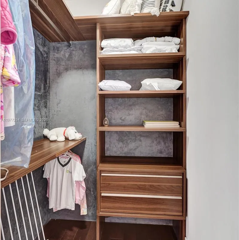 10223 NW 75th Ter, Doral FL 33178