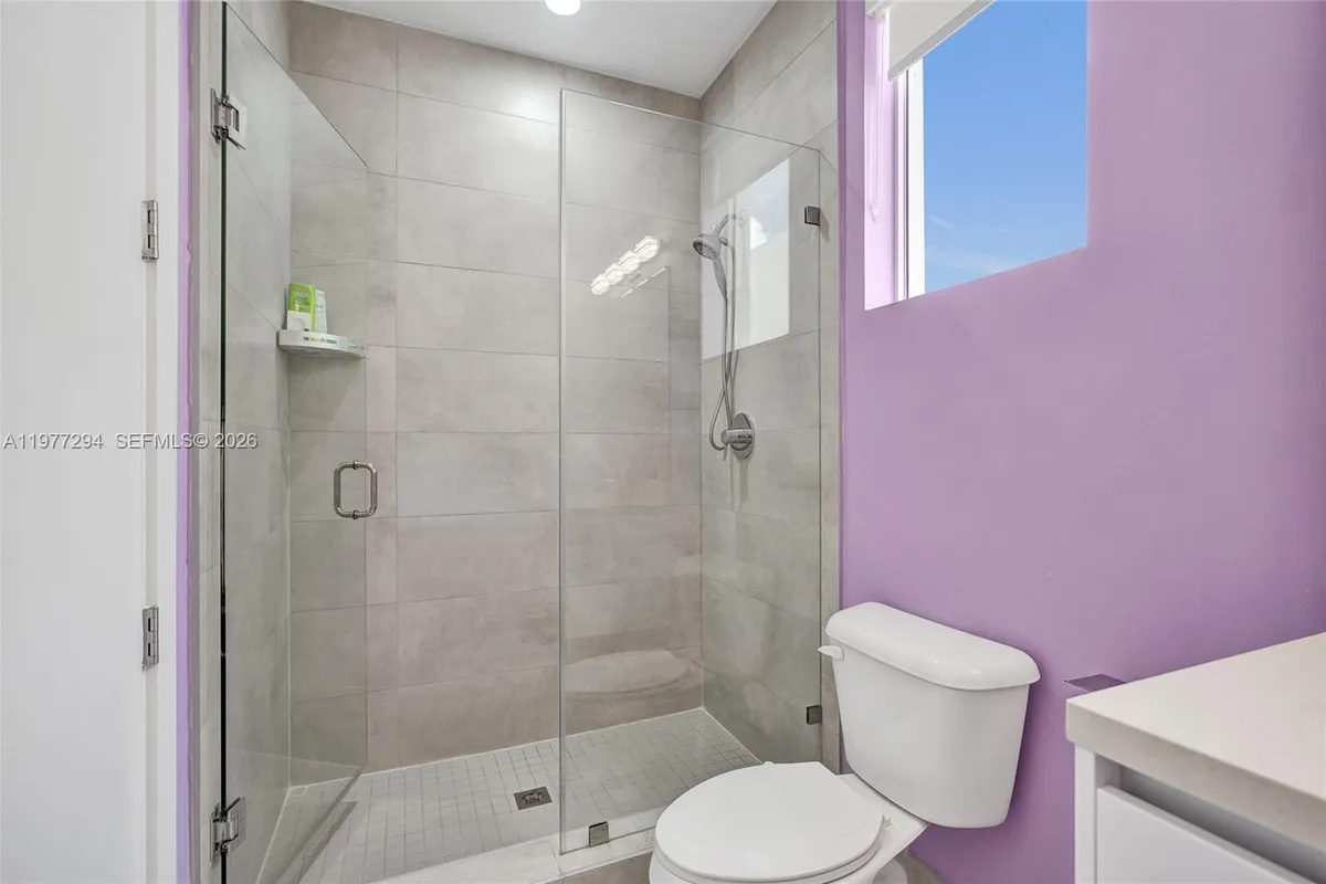 10223 NW 75th Ter, Doral FL 33178