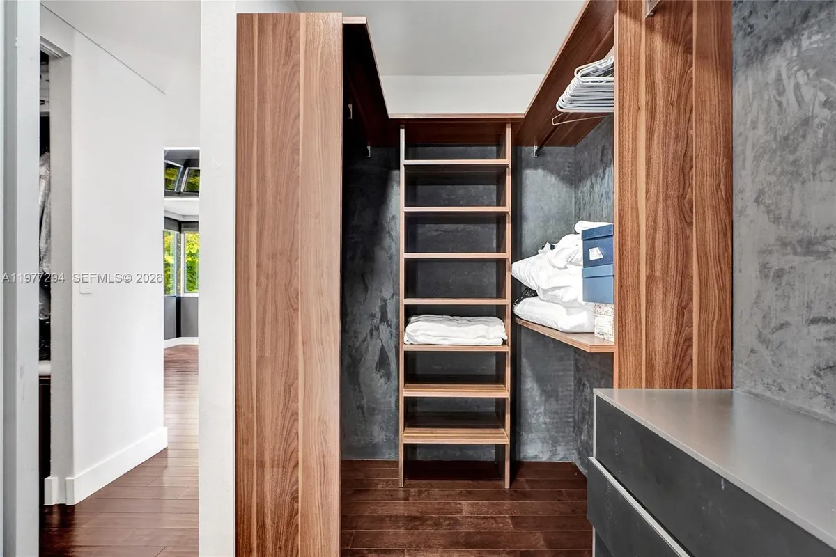 10223 NW 75th Ter, Doral FL 33178