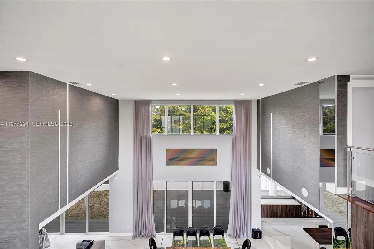 10223 NW 75th Ter, Doral FL 33178