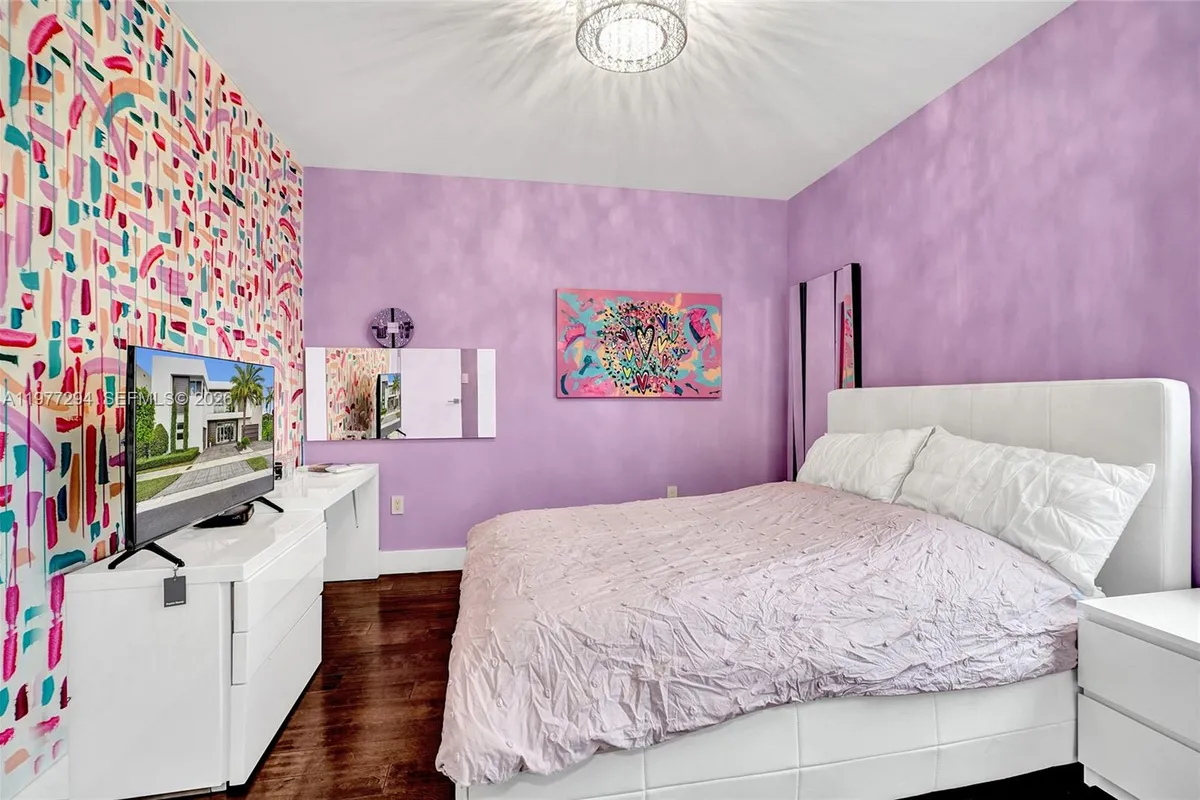 10223 NW 75th Ter, Doral FL 33178