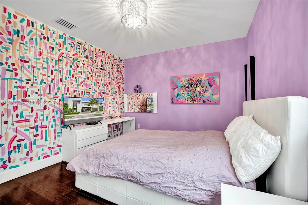 10223 NW 75th Ter, Doral FL 33178