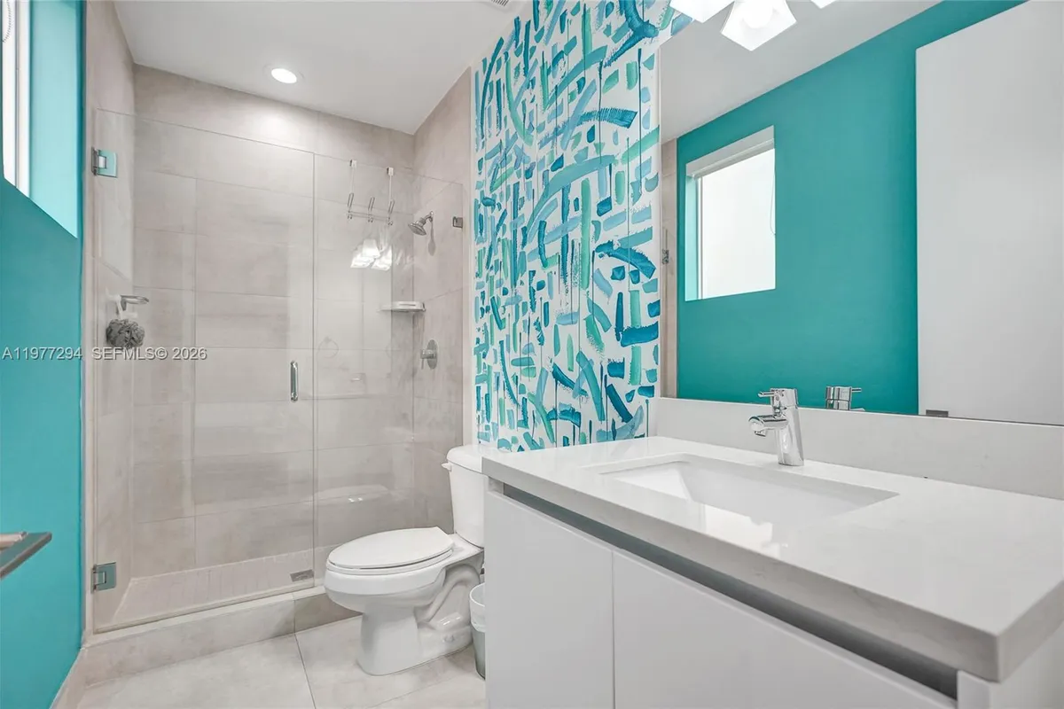 10223 NW 75th Ter, Doral FL 33178