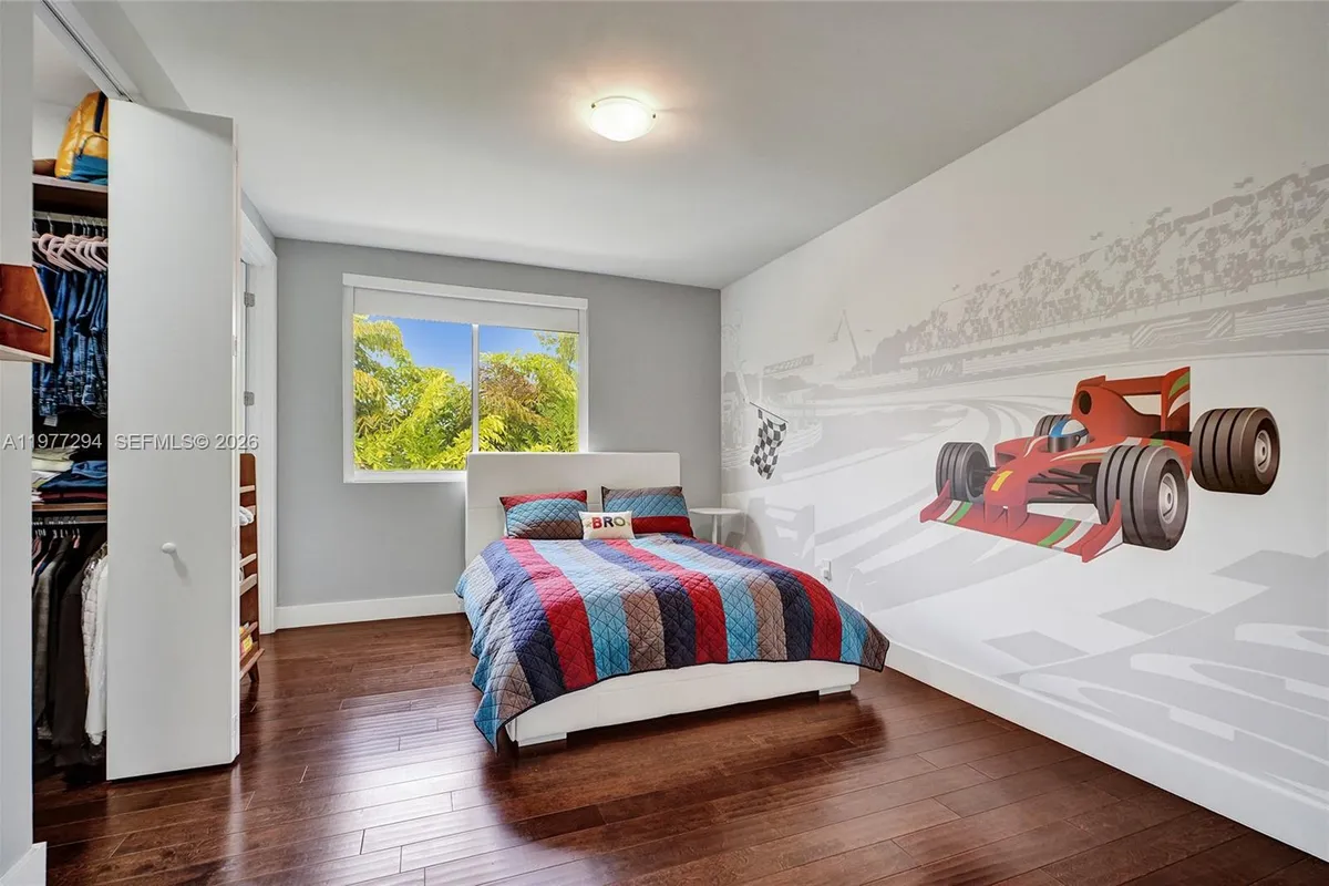 10223 NW 75th Ter, Doral FL 33178