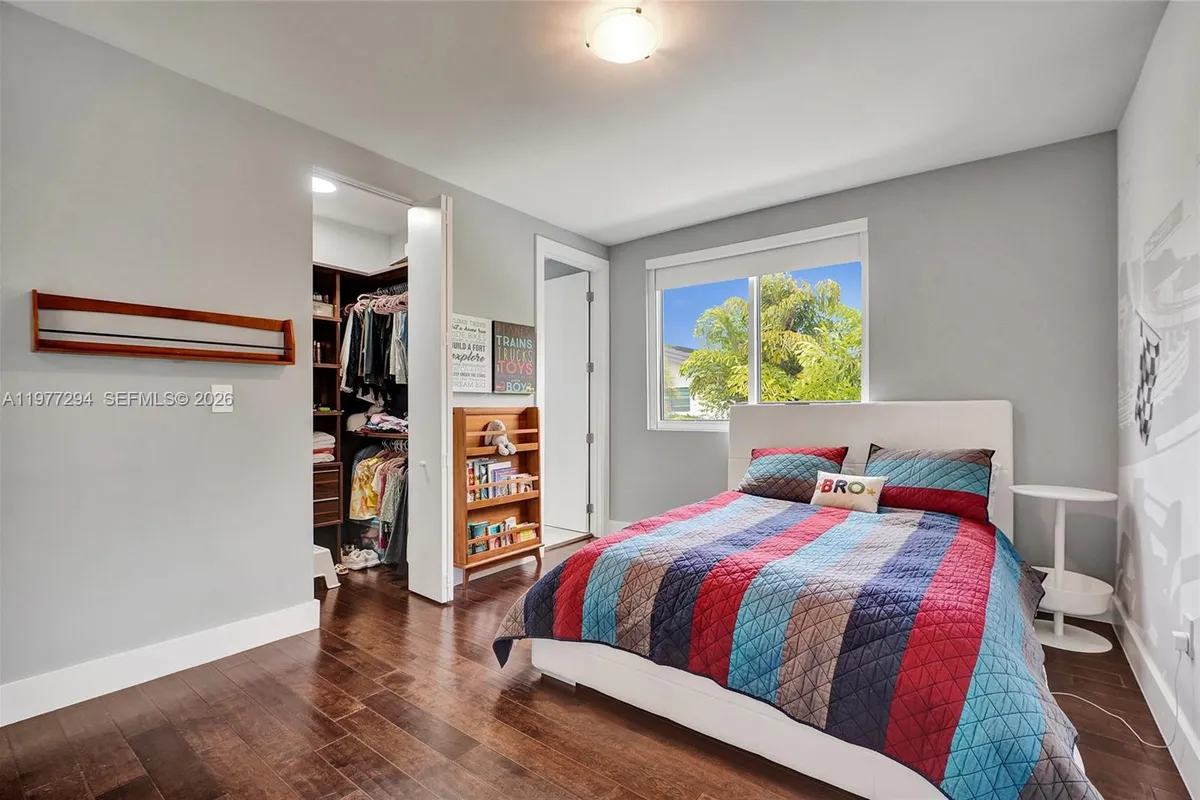 10223 NW 75th Ter, Doral FL 33178