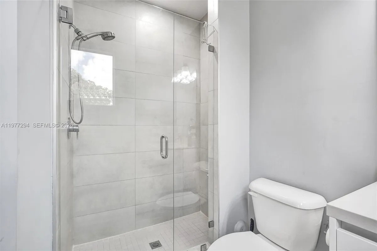 10223 NW 75th Ter, Doral FL 33178