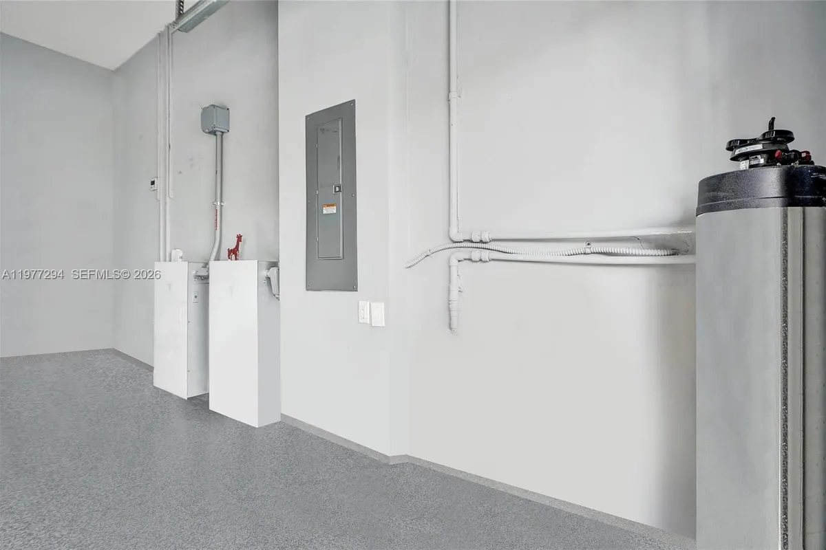 10223 NW 75th Ter, Doral FL 33178