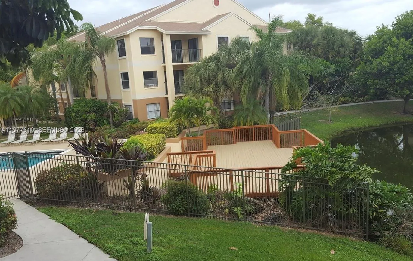 9999 Summerbreeze Dr # 420, Sunrise FL 33322