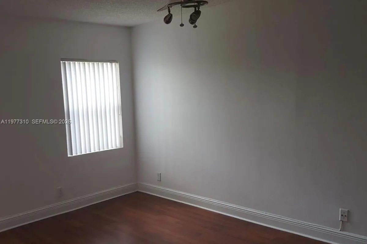 9999 Summerbreeze Dr # 420, Sunrise FL 33322