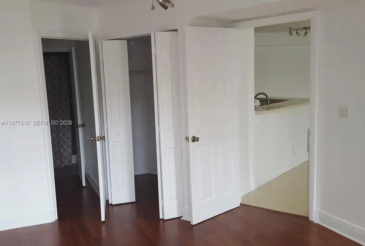 9999 Summerbreeze Dr # 420, Sunrise FL 33322