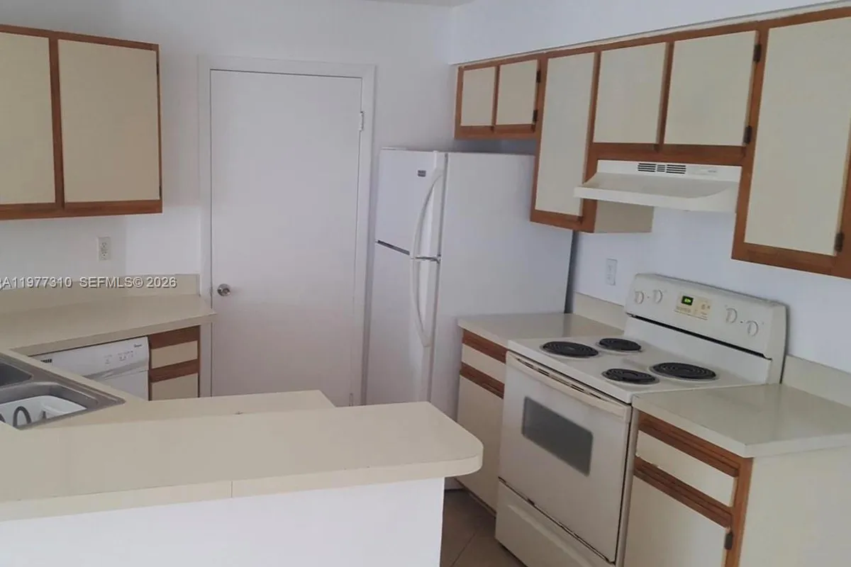 9999 Summerbreeze Dr # 420, Sunrise FL 33322