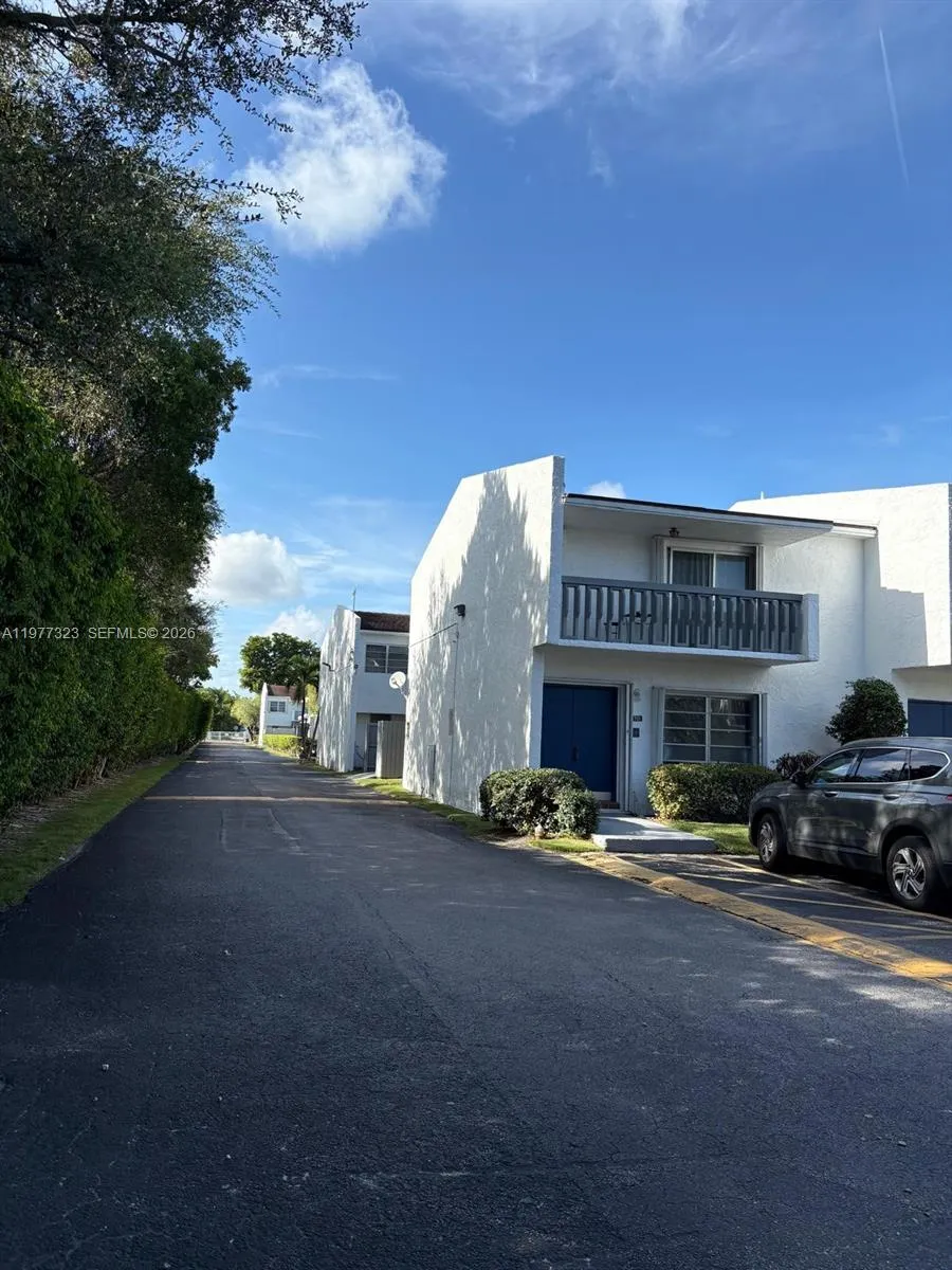17180 SW 94th Ave # 701, Palmetto Bay FL 33157