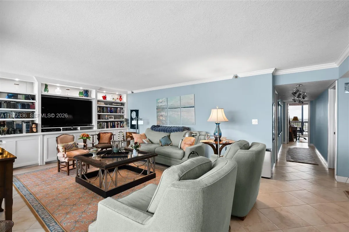 19670 Beach Rd, Tequesta FL 33469