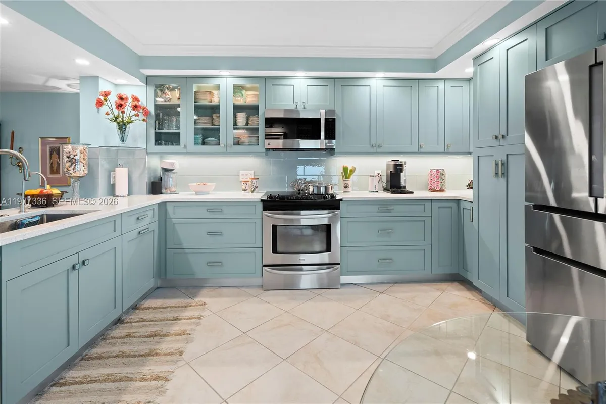 19670 Beach Rd, Tequesta FL 33469