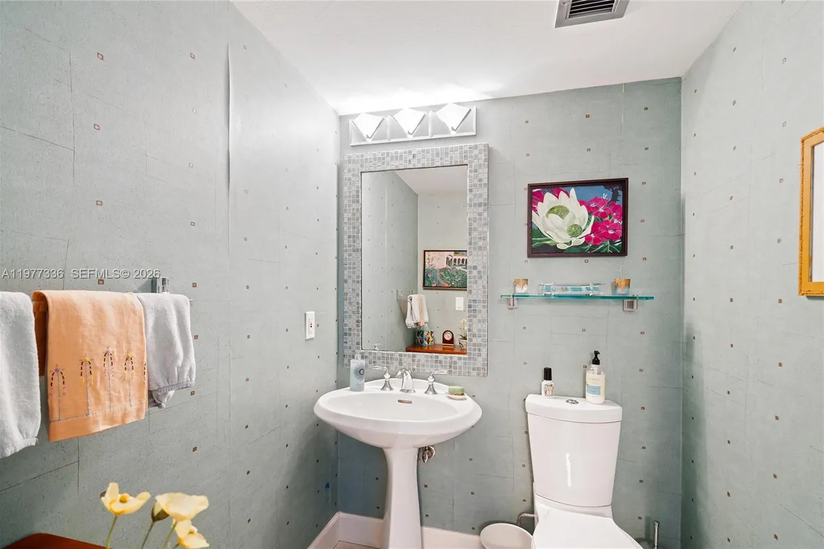 19670 Beach Rd, Tequesta FL 33469