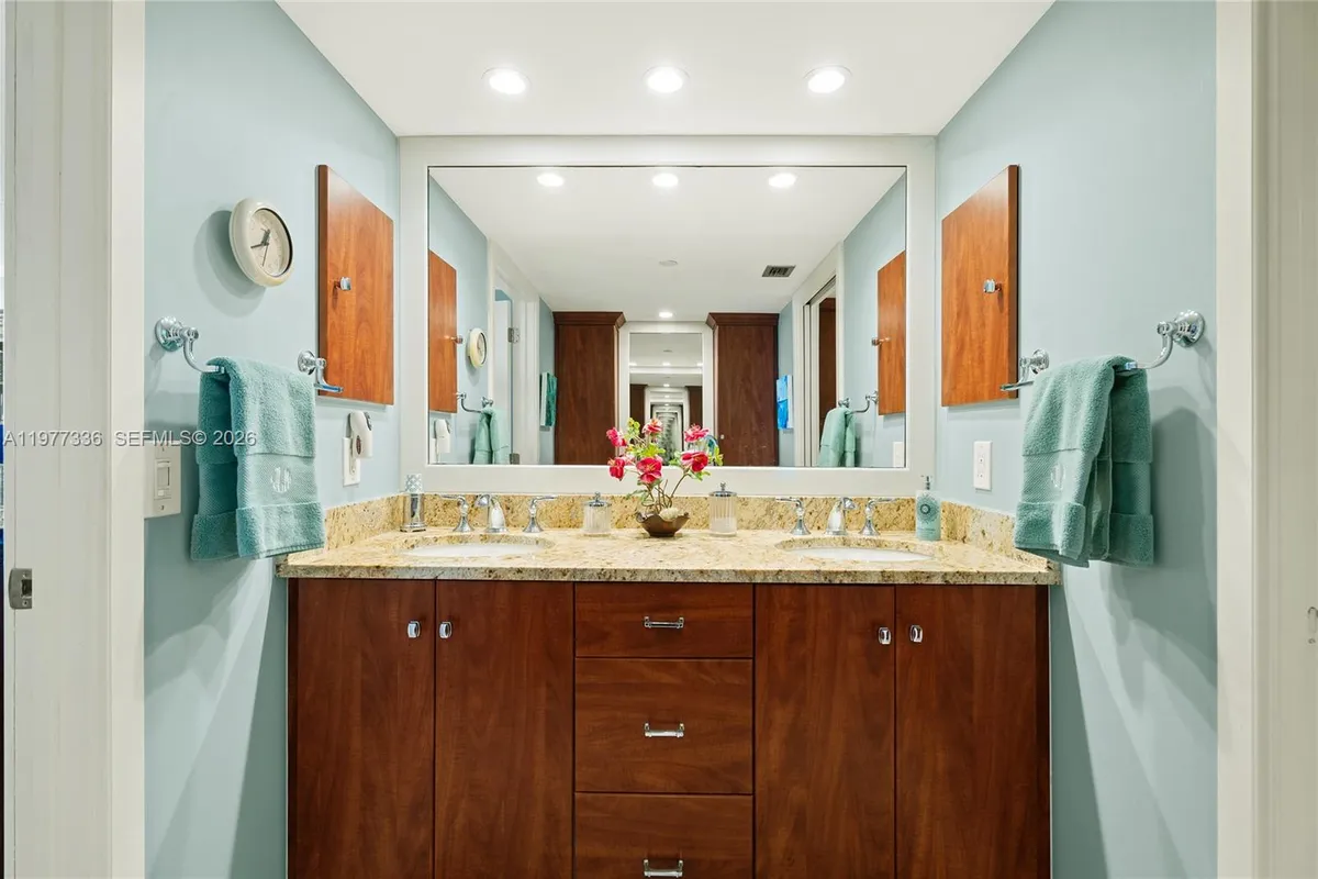 19670 Beach Rd, Tequesta FL 33469