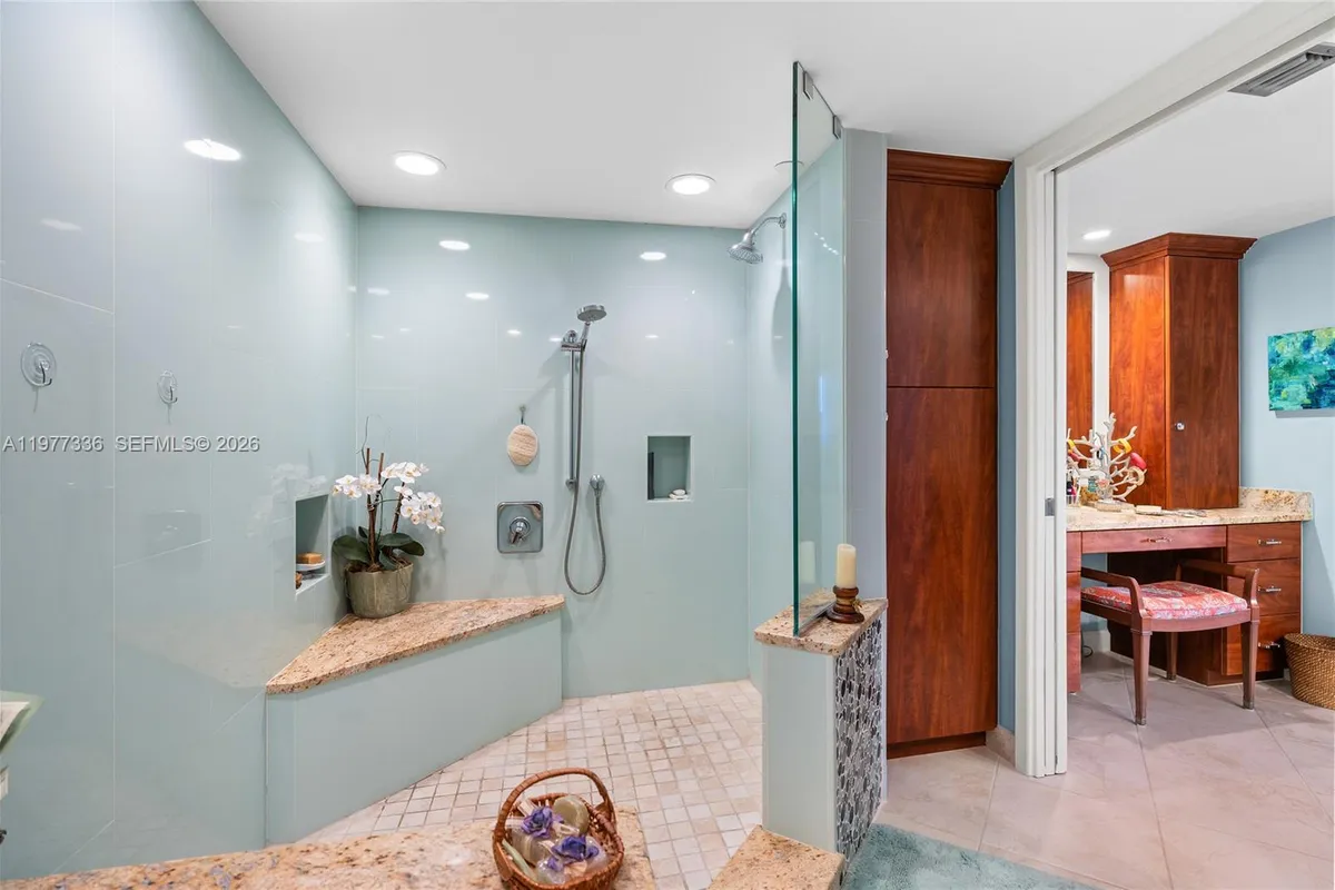 19670 Beach Rd, Tequesta FL 33469