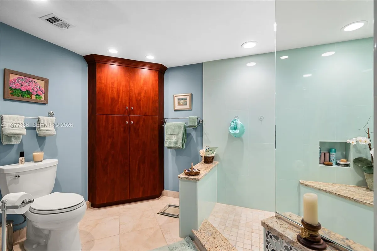 19670 Beach Rd, Tequesta FL 33469