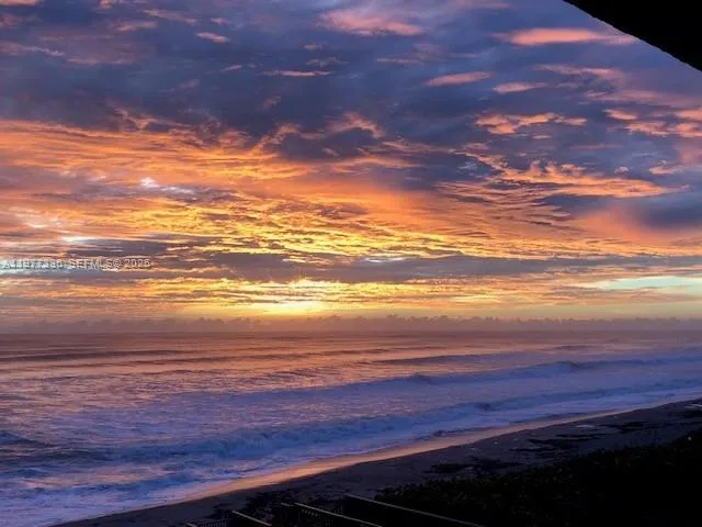 19670 Beach Rd, Tequesta FL 33469