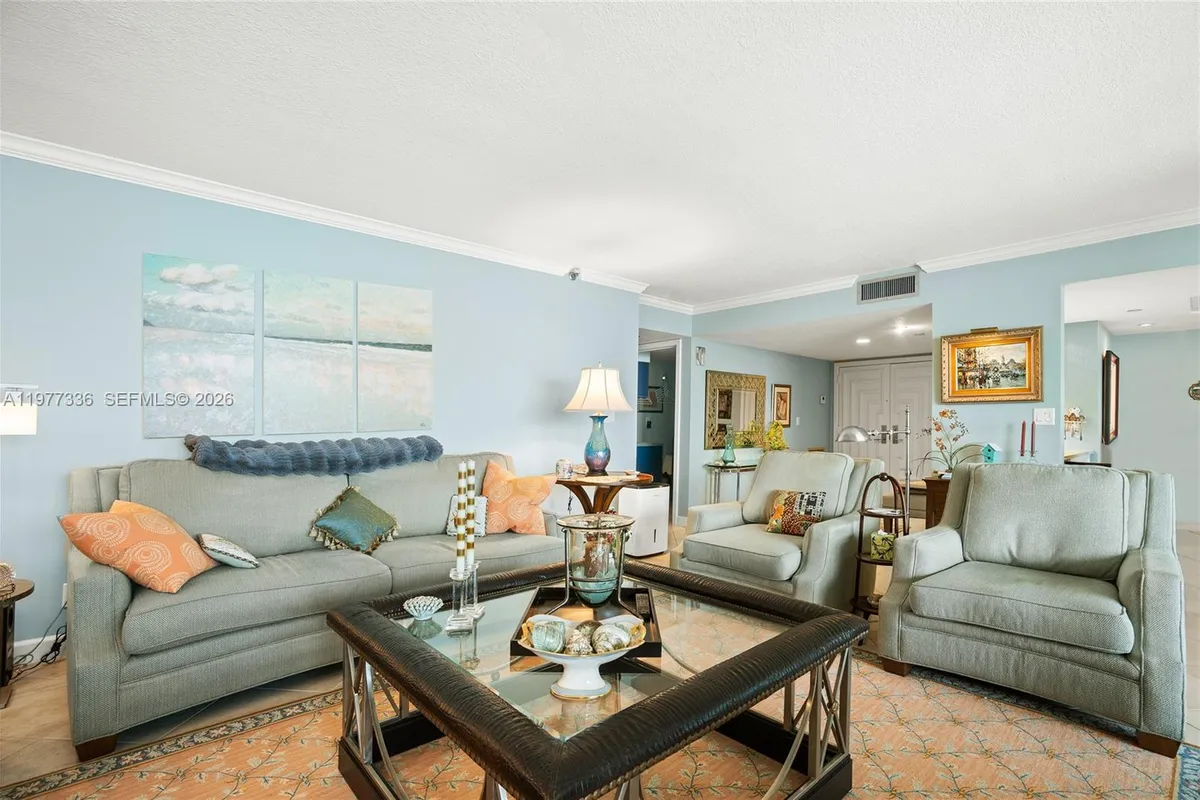 19670 Beach Rd, Tequesta FL 33469