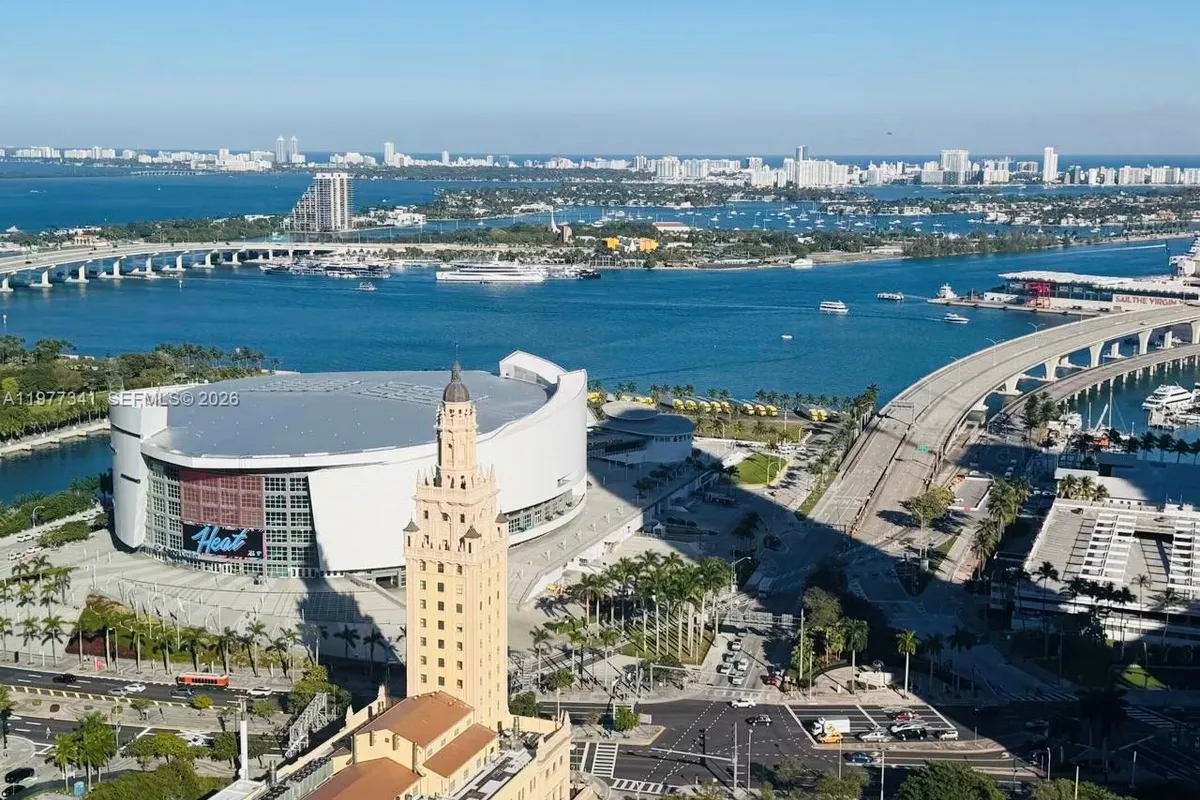 121 NE 5 ST # 1500, Miami FL 33132