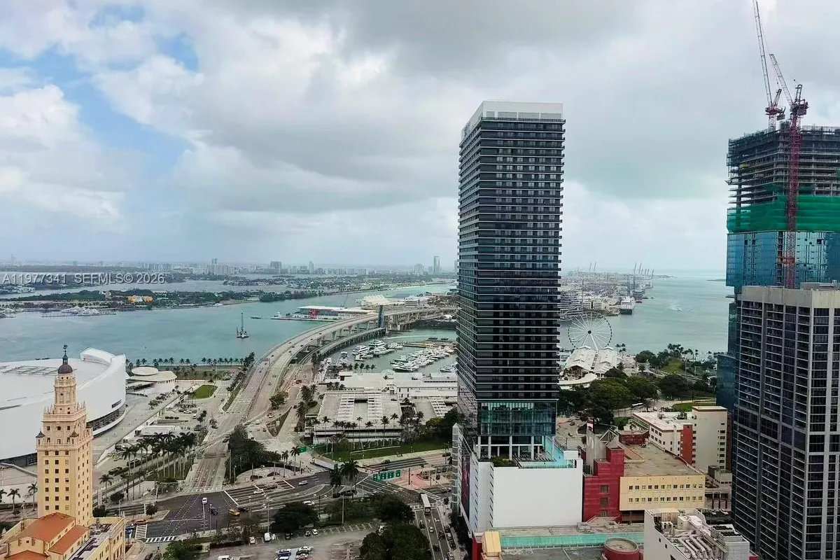 121 NE 5 ST # 1500, Miami FL 33132