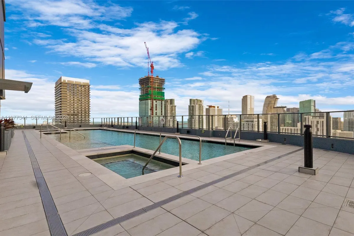 121 NE 5 ST # 1500, Miami FL 33132