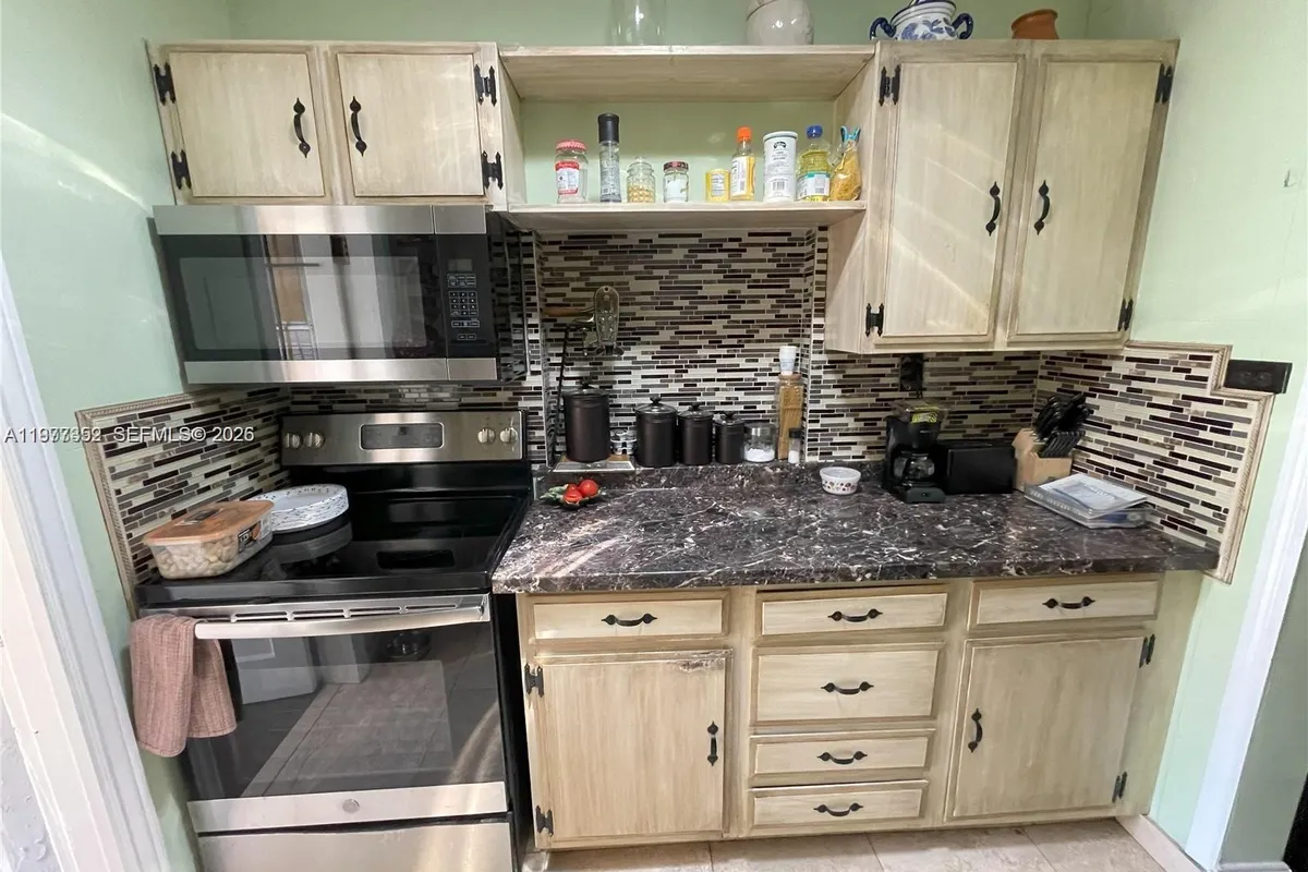 1820 Coolidge St, Hollywood FL 33020