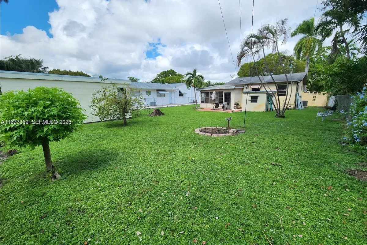 1820 Coolidge St, Hollywood FL 33020