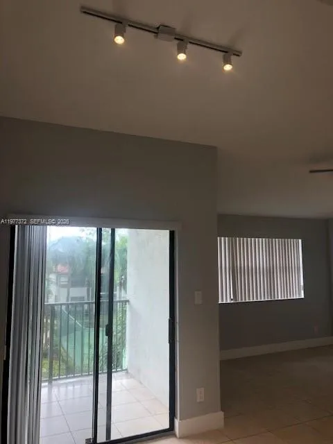 550 S Park Rd # 8, Hollywood FL 33021