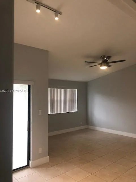 550 S Park Rd # 8, Hollywood FL 33021
