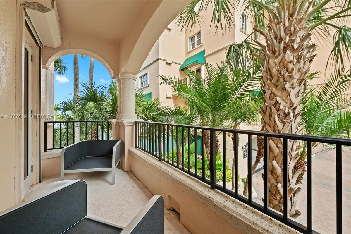 13633 Deering Bay Dr # 225, Coral Gables FL 33158