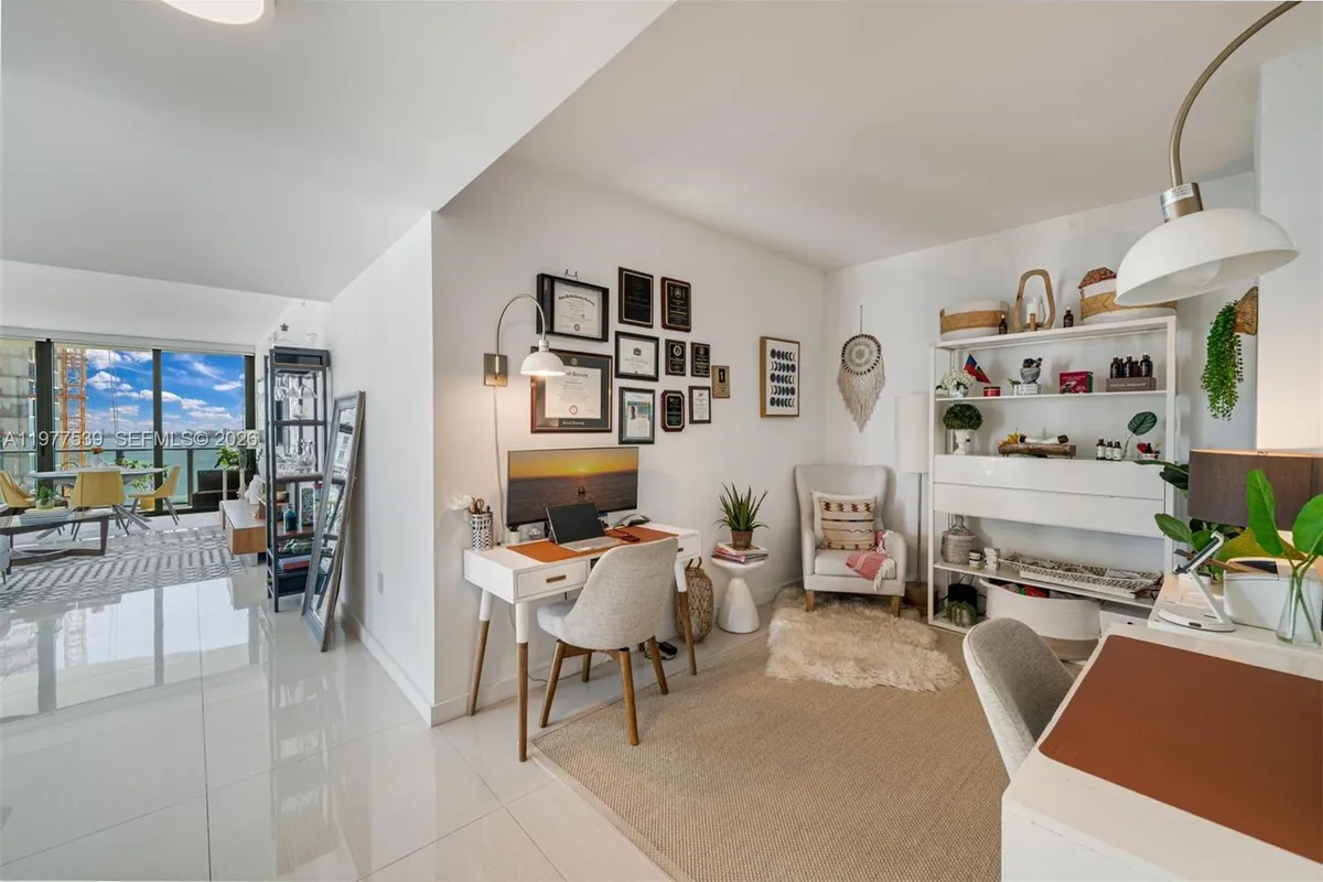 460 NE 28th St # 1901, Miami FL 33137